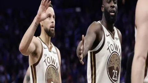 宁忠岩与韩梅在波兰速度滑冰世界杯中夺铜佳绩